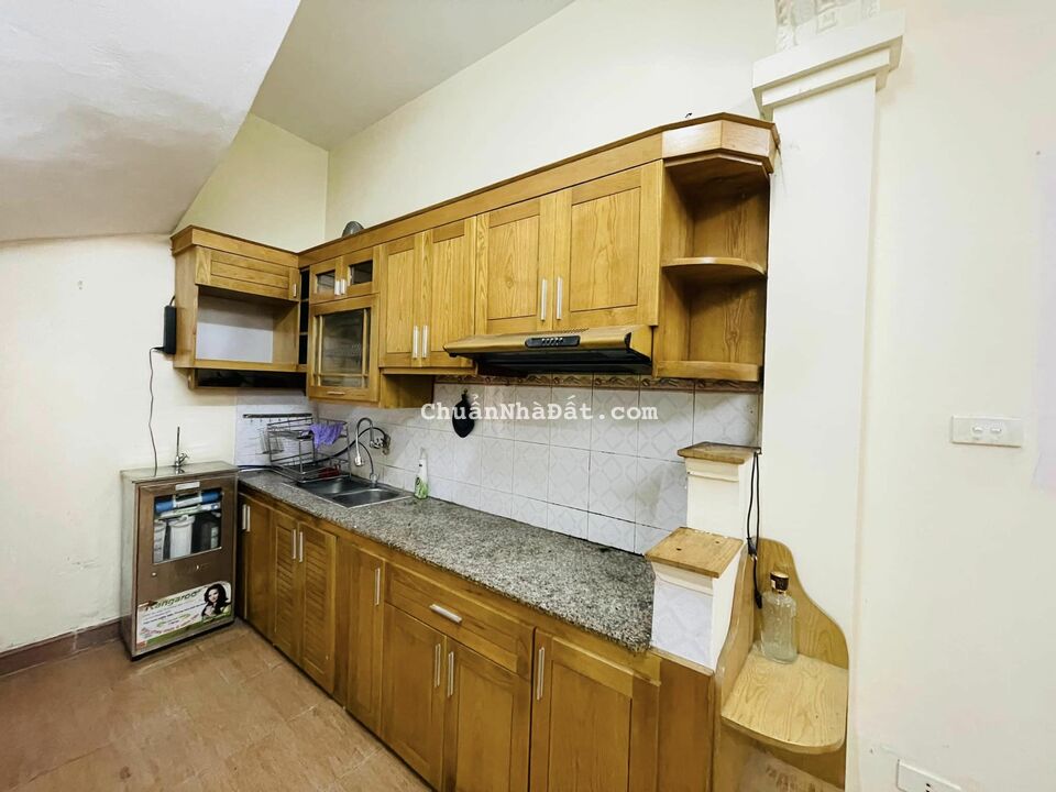 Bán nhà Tân Mai, Hoàng Mai, 4 tầng, 2.7 tỷ. lô góc, gần oto, thông trương định, giáp bát