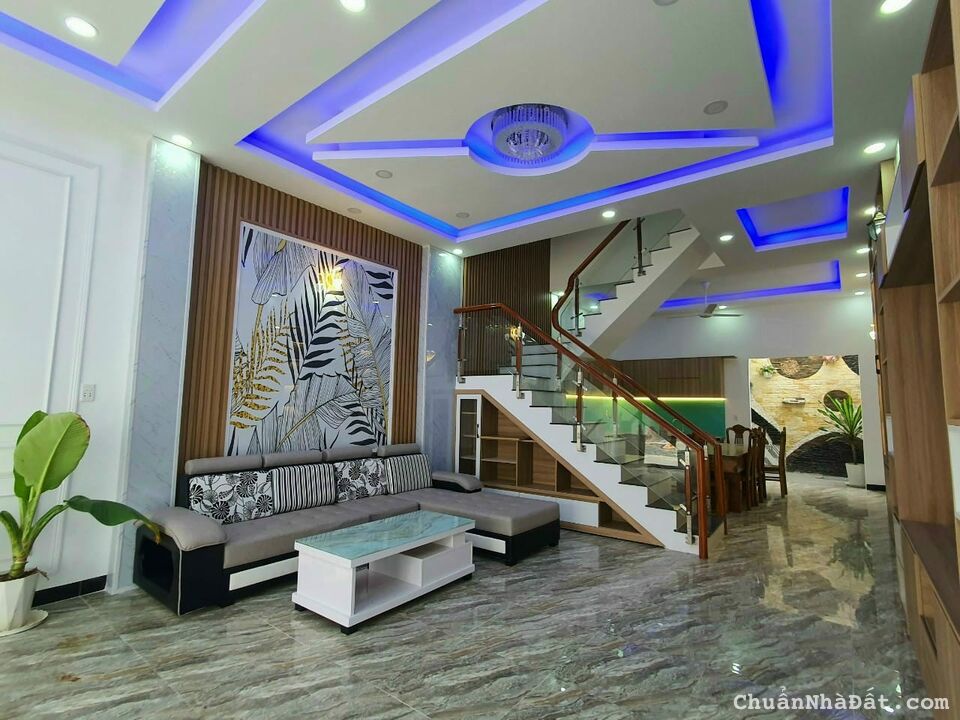 Bán gấp nhà ngay trung tâm hành chính thành phố mới bình dương