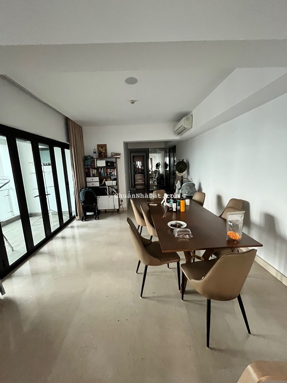 Bán nhanh D1 Mension view sông, view Bitexco tầng cao thoáng mát. - Diện tích: 178m² gồm 4 phòng 