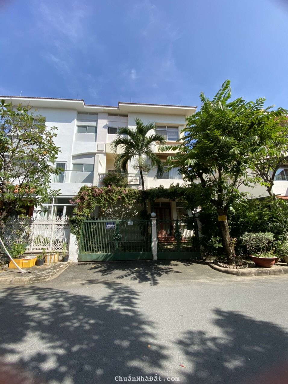 Bán gấp biệt thự song lập Mỹ Kim Mỹ Hưng - PMH, dt: 10,75x19, nhà đẹp, giá 68 tỷ Bán gấp biệt thự song lập Mỹ Kim Mỹ Hưng - PMH, dt: 10,75x19, nhà đẹp, giá 68 tỷ