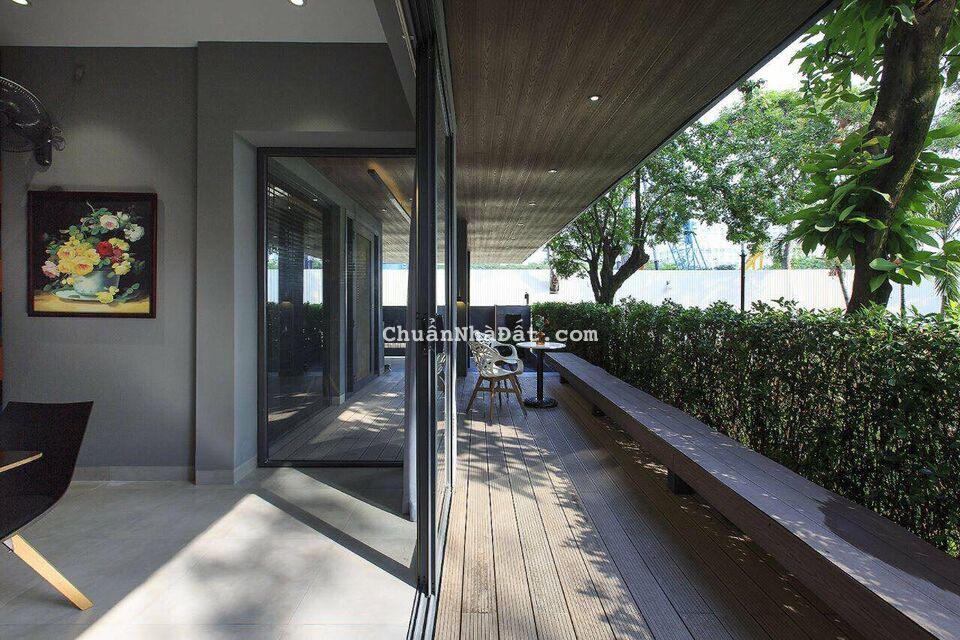 Bán biệt thự thiết kế hiện đại góc công viên- Phú Mỹ Hưng, Quận 7