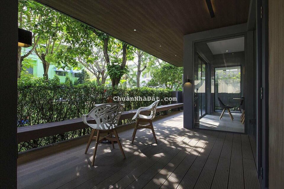 Bán biệt thự thiết kế hiện đại góc công viên- Phú Mỹ Hưng, Quận 7