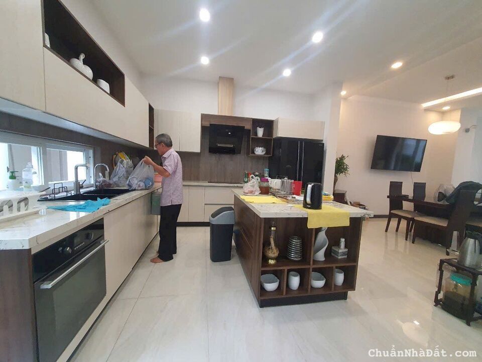 Bán biệt thự mặt tiền đường lớn khu dân cư Tấn Trường, Phú Thuận, Quận 7.