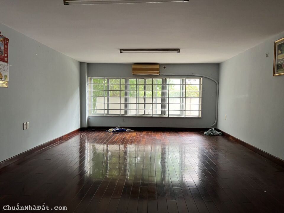 Cho thuê shop Hưng Vượng 2 đường Lê Văn Thiêm 150m2, giá 35 triệu