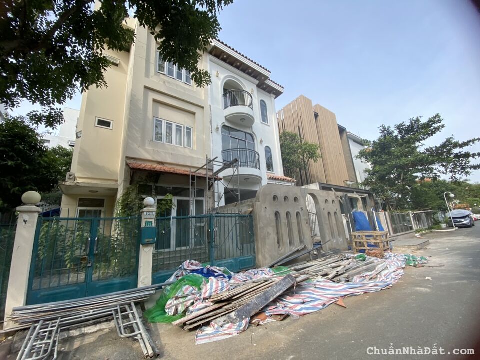 Cần bán biệt thự song lập Mỹ Hưng Dt 8.25x19m, giá 33 tỷ Cần bán biệt thự song lập Mỹ Hưng Dt 8.25x19m, giá 33 tỷ