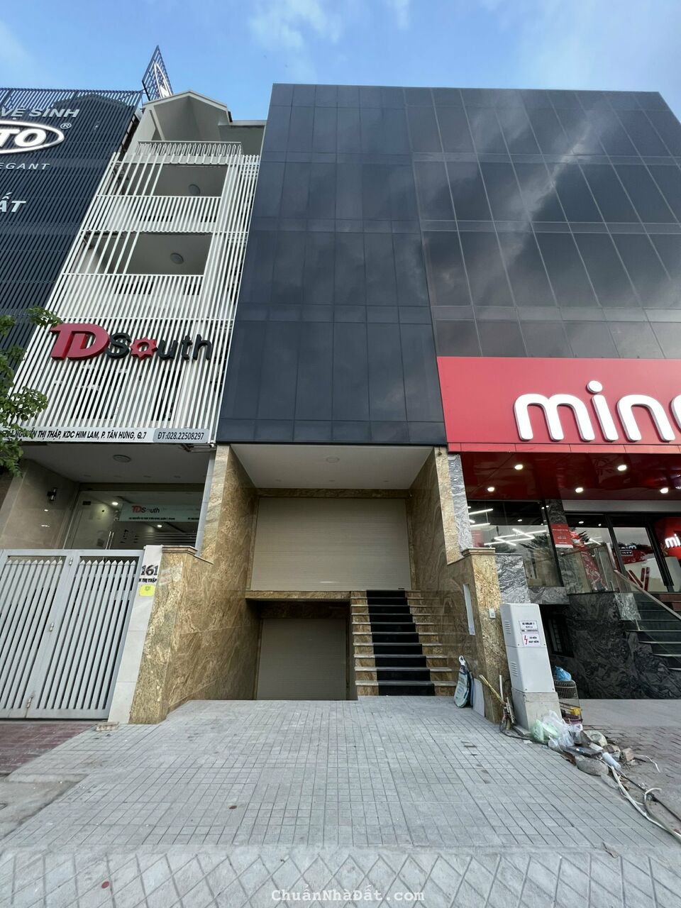 Cần tiền bán gấp căn nhà 5x20m Nguyễn Thị Thập, có hầm, thang máy, nhà mới xây Cần tiền bán gấp căn nhà 5x20m Nguyễn Thị Thập, có hầm, thang máy, nhà mới xây