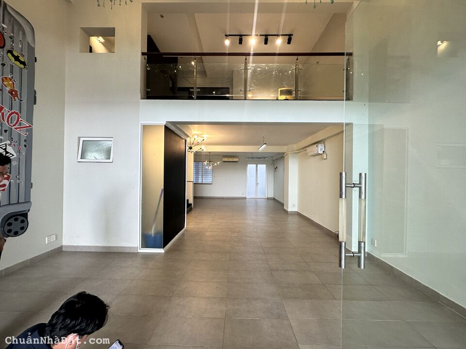 Nhà phố nội khu Hưng Gia 3. Nhà mới sơn sửa. Thích hợp làm văn phòng công ty hoặc ở 