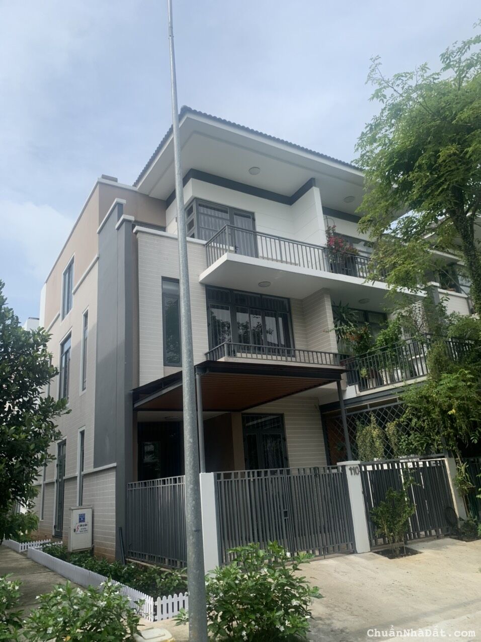 Cho thuê BT Lavila Nhà Bè, đầy đủ nội thất 4PN, 4WC, giá 28 tr/th Cho thuê BT Lavila Nhà Bè, đầy đủ nội thất 4PN, 4WC, giá 28 tr/th