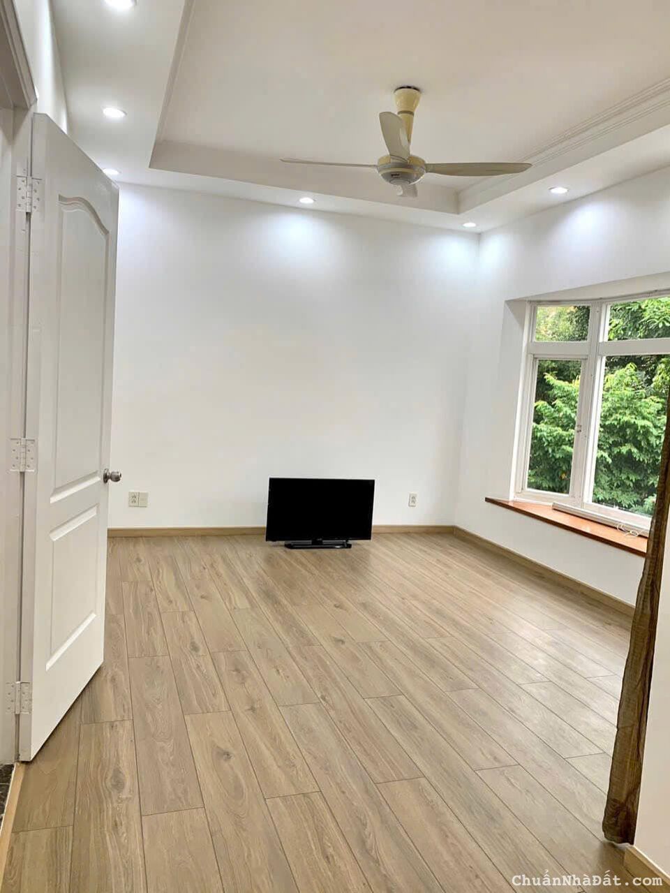 Cho thuê gấp biệt thự liền kề Mỹ Giang, Phú Mỹ Hưng, Q7, nhà đẹp giá rẻ