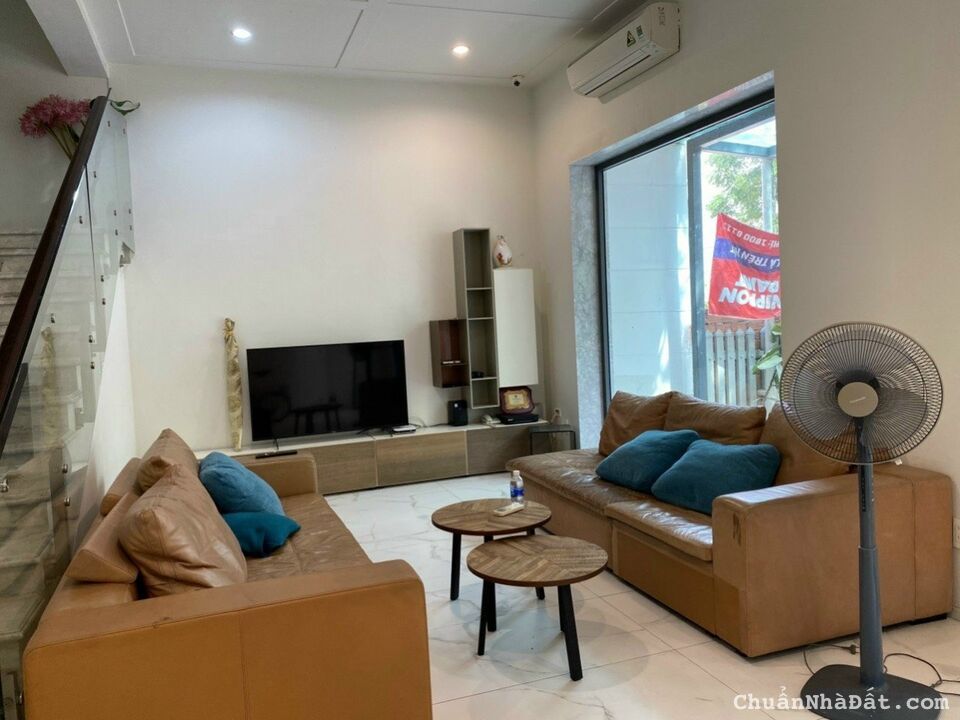 Cho thuê biệt thự Mỹ Giang Trung tâm khu Cảnh Đồi, Phú Mỹ Hưng, Quận 7