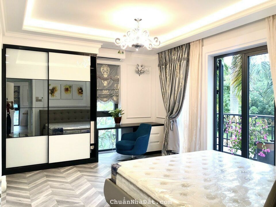 Cho thuê Biệt thự VIP Phú Mỹ Hưng hồ bơi, 5PN đủ nội thất Cho thuê Biệt thự VIP Phú Mỹ Hưng hồ bơi, 5PN đủ nội thất