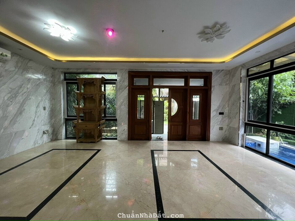 cho thuê và bán biệt thự Nam Thông 2. DT: 11x18m, 4PN, có hồ bơi