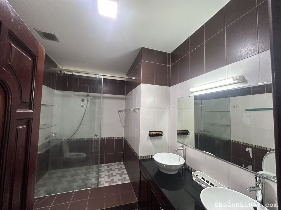 Villa Mỹ Thái, Phú Mỹ Hưng, Q. 7, 4PN, Full nội thất, nhà đẹp cho thuê 33 triệu/tháng