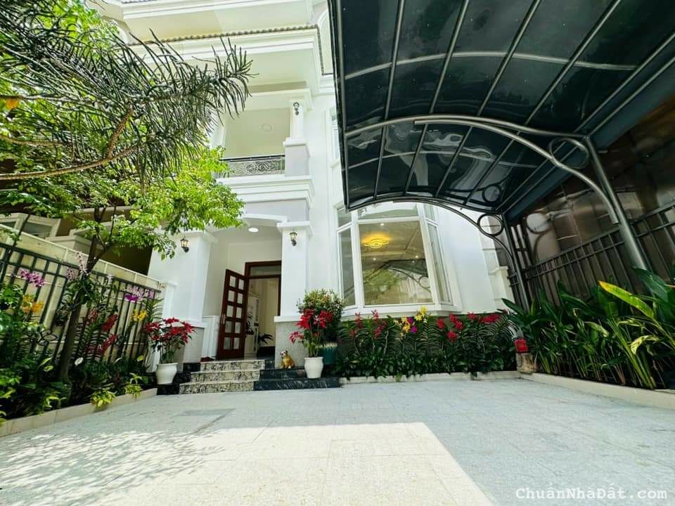 Cho thuê biệt thự Mỹ phú 3 cạnh trường quốc tế Canada Phú Mỹ Hưng, Q7