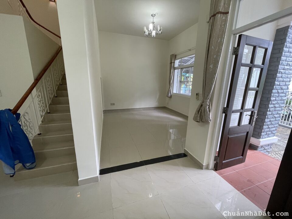 Cần cho thuê gấp biệt thự MỸ GIANG, PMH,Q7 nhà đẹp, giá rẻ nhất tại thời điểm. Cần cho thuê gấp biệt thự MỸ GIANG, PMH,Q7 nhà đẹp, giá rẻ nhất tại thời điểm.