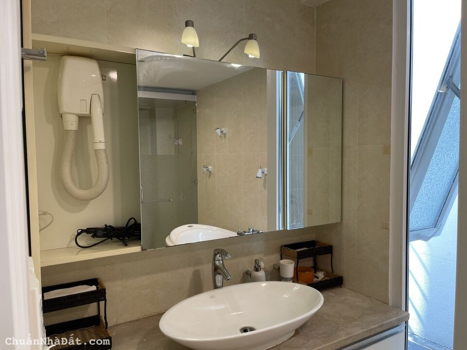 Cho thuê Biệt thự sân vườn Phú Mỹ, Quận 7, 11x28, nhà đẹp, mới như hình.