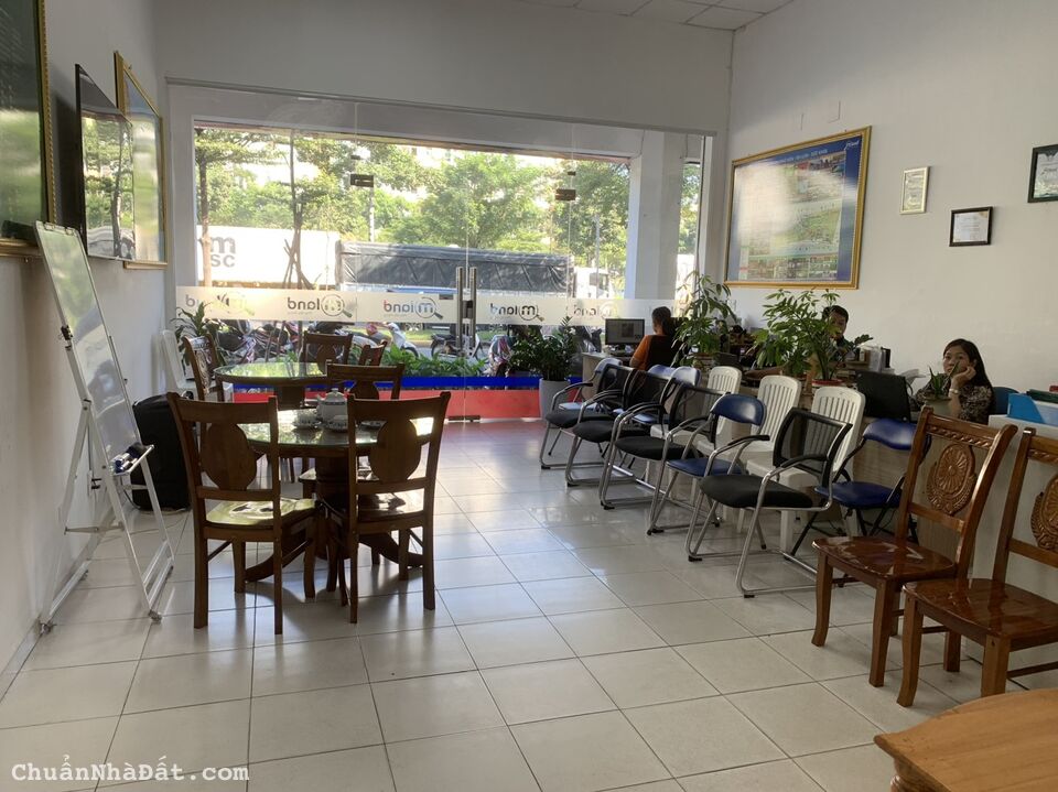 Cần cho thuê nhiều văn phòng Phú Mỹ Hưng Q7 vị trí đẹp có sẵn đồ.