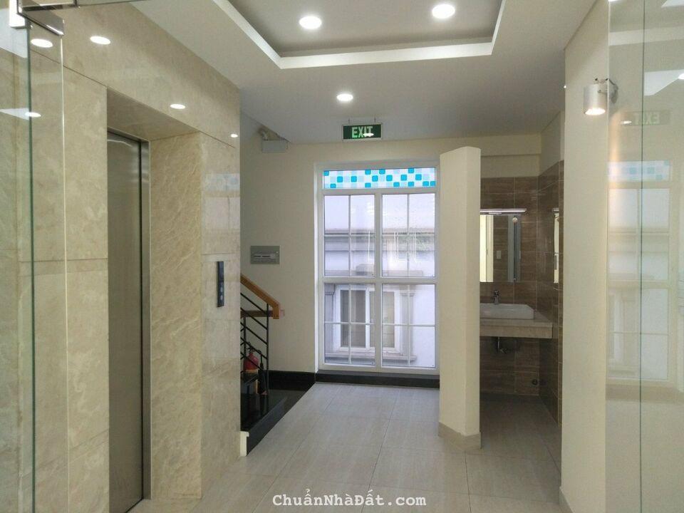 Cho thuê văn phòng 110m2, giá 23 triệu khu Phú Mỹ Hưng, Quận 7.