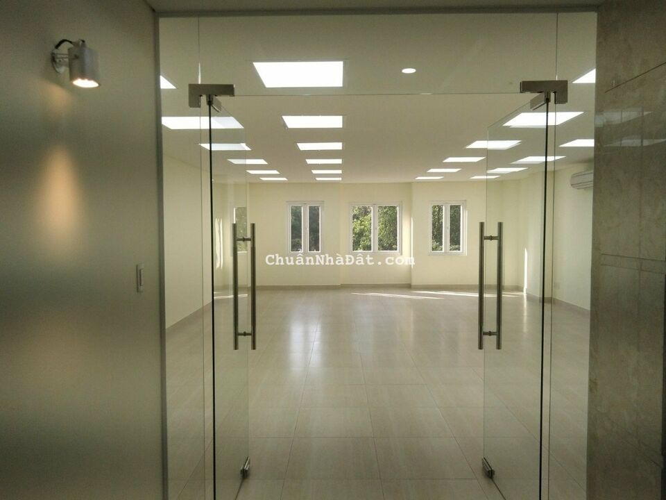 Cho thuê văn phòng 110m2, giá 23 triệu khu Phú Mỹ Hưng, Quận 7.