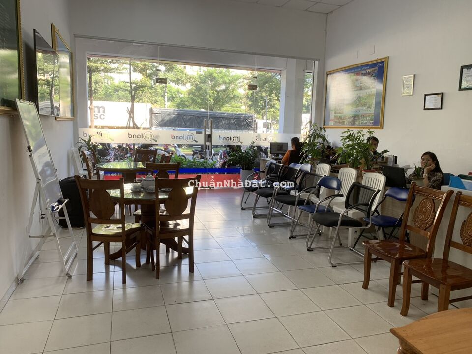 Cho thuê mặt bằng Làm văn phòng, showroom MT Nguyễn Văn Linh, Phú Mỹ Hưng, Q7