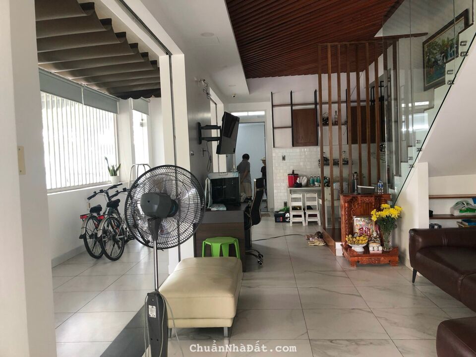 Cần tiền bán gấp nhà góc 2mt khu An Phú Hưng,Quận 7,dt 6,1x19m