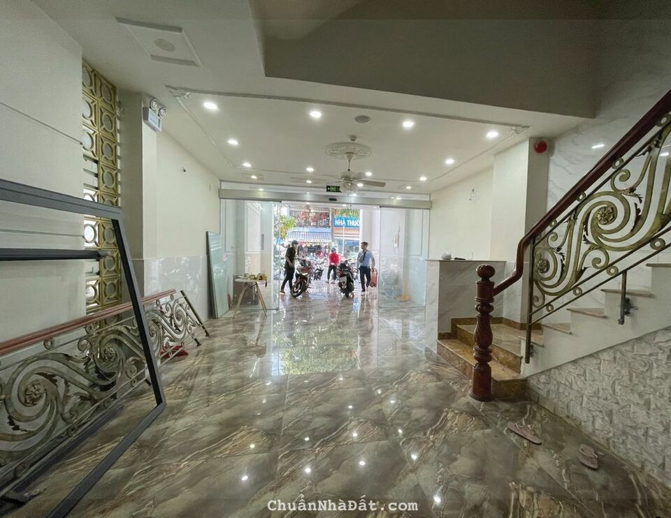 Bán gấp nhà đường Tân Mỹ,ngay chợ Tân Mỹ, Quận 7 dt 5x20m, 5 tầng