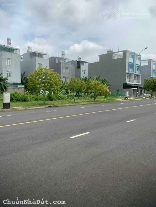 Bán gấp 5 nền đất biệt thự đường Nguyễn Xiển, Q9. Cách trường mầm non Long Bình 500m, SR giá 2.3 tỷ