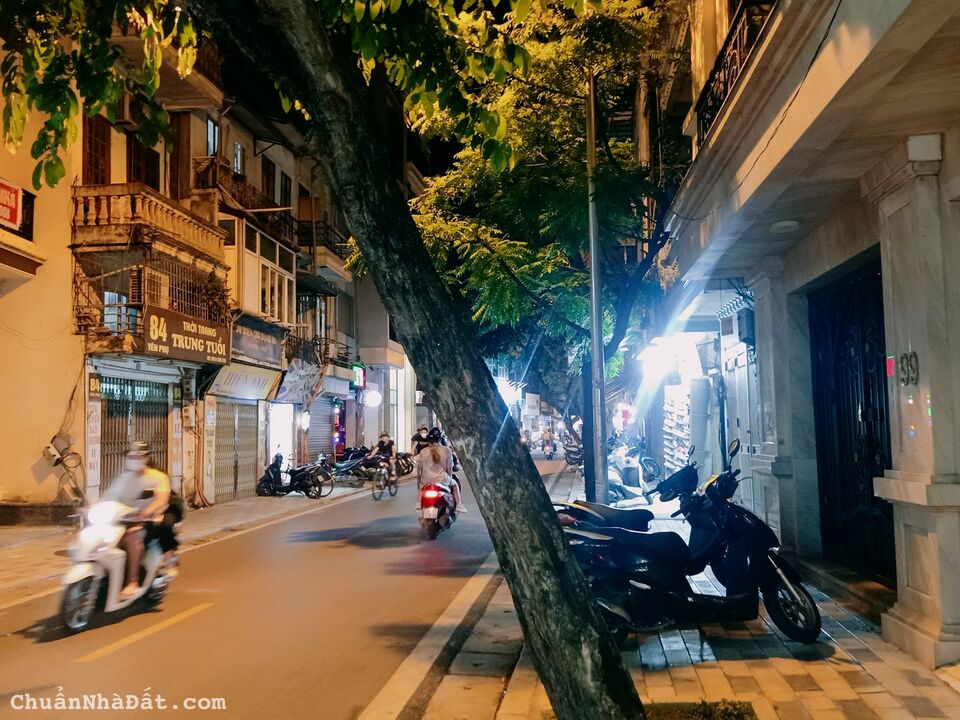 NHÀ MẶT PHỐ YÊN PHỤ - KINH DOANH- 3 THOÁNG - VIEW HỒ - BẤT CHẤP QUY HOẠCH.