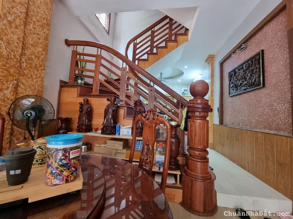 Bán Nhà Lô Góc Cầu Giấy- 2 Mặt Ngõ Ô Tô Tránh - Gara Ô Tô - Nhà Đẹp 6 Tầng - Ở Sướng.