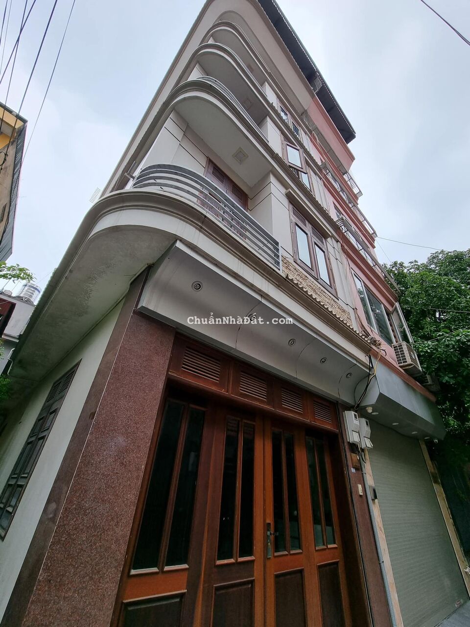 Bán Nhà Lô Góc Cầu Giấy- 2 Mặt Ngõ Ô Tô Tránh - Gara Ô Tô - Nhà Đẹp 6 Tầng - Ở Sướng.