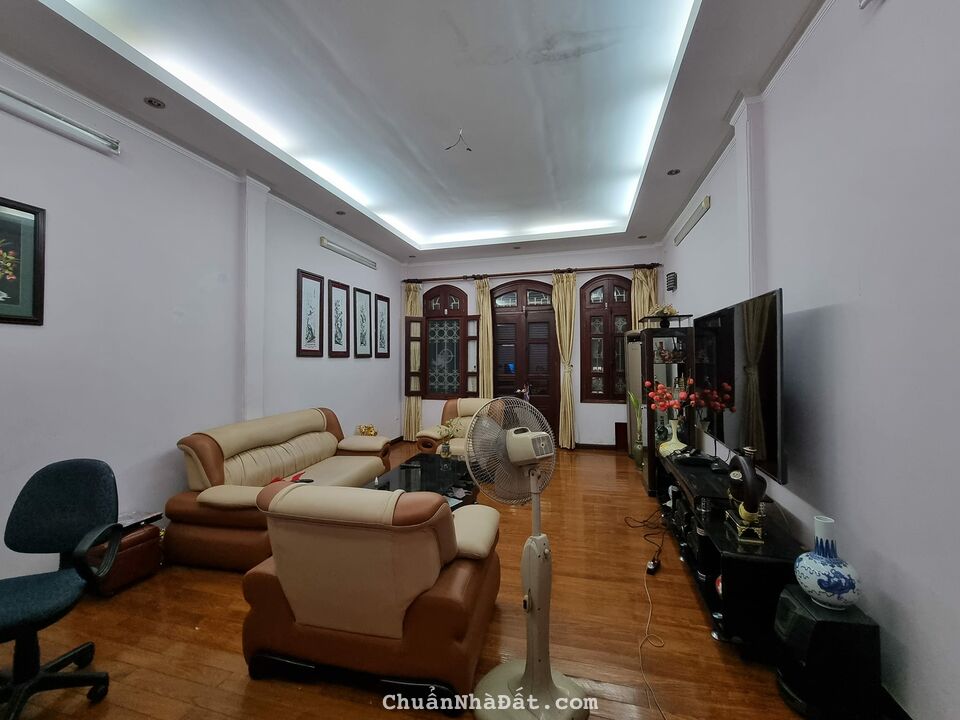 Phân Lô Bộ Công An Víp Nhất Cầu Giấy - Ô Tô Tránh - Gần Phố - Hai Thoáng - Kd Đỉnh.