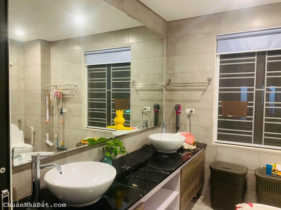 BÁN NHÀ TRUNG TÂM BA ĐÌNH- NHÀ MỚI ĐẸP Ở NGAY- NGÕ 2 Ô TÔ - Ô TÔ VÀO NHÀ.