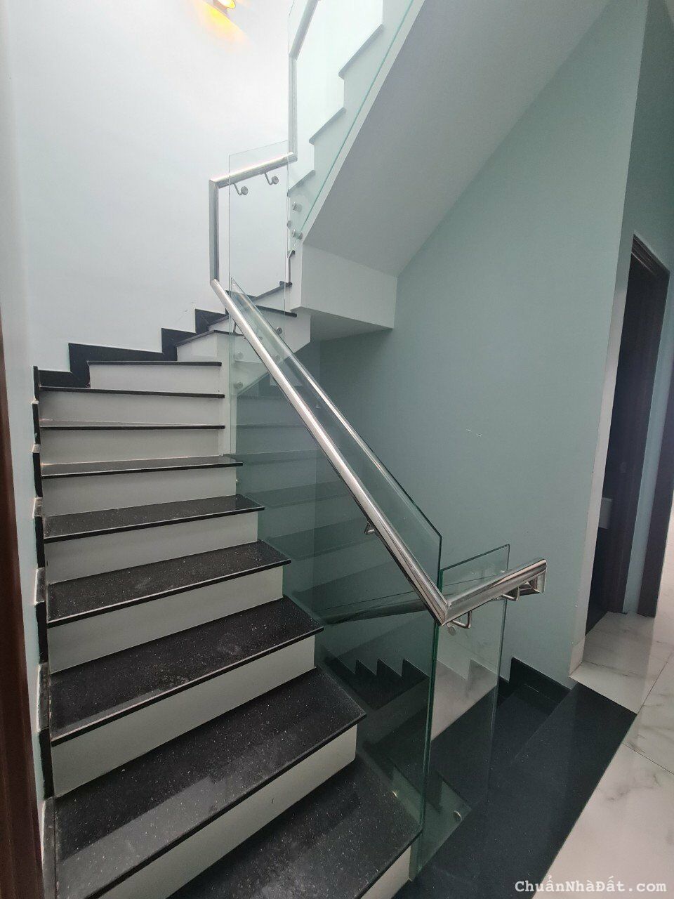 Cho Thuê Nhà Phố Nguyễn Văn Thương, BT. DT: 56m2, 1 trệt 3 lầu. Giá 35 triệu/tháng