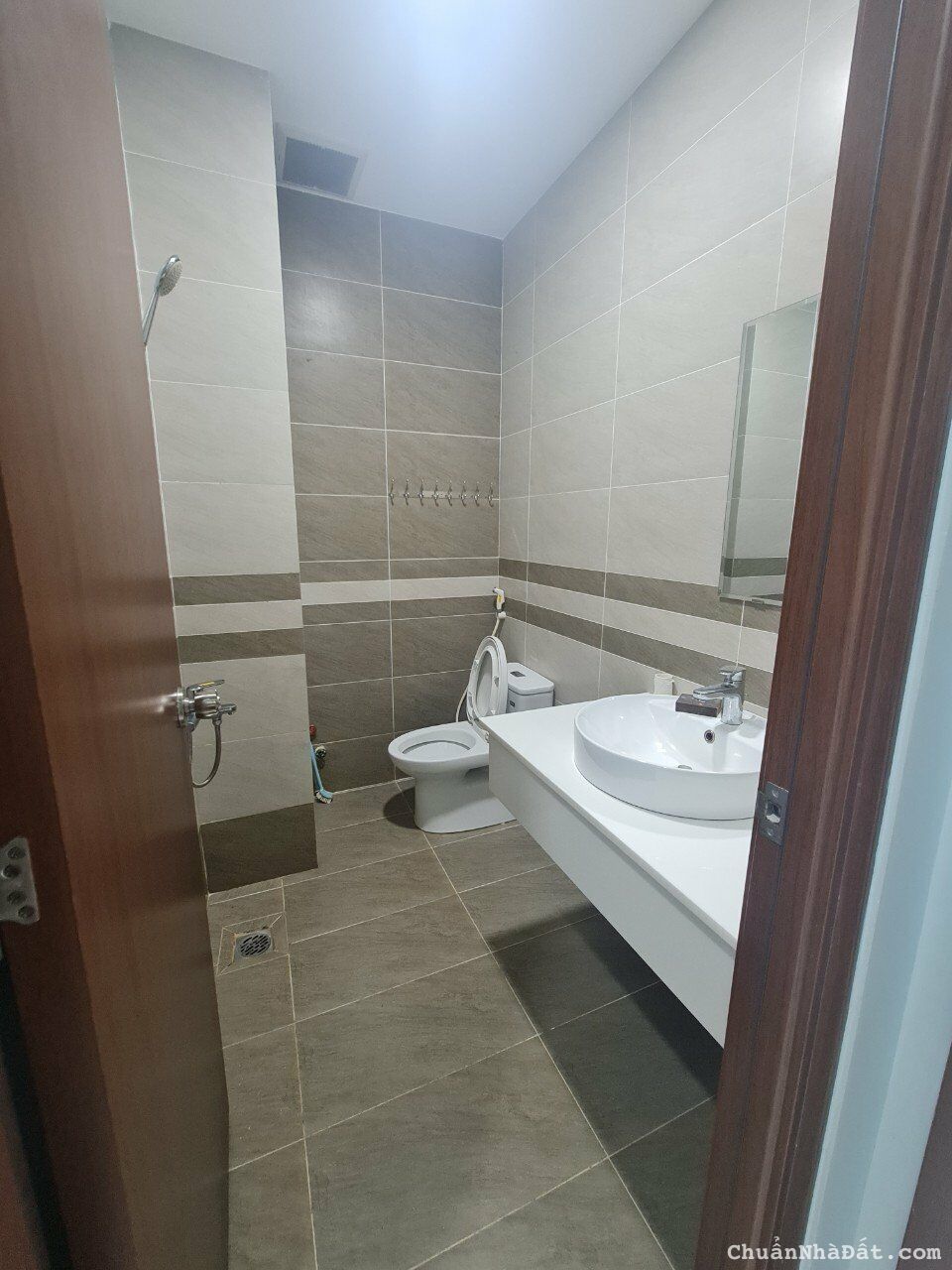 Cho Thuê Nhà Phố Nguyễn Văn Thương, BT. DT: 56m2, 1 trệt 3 lầu. Giá 35 triệu/tháng