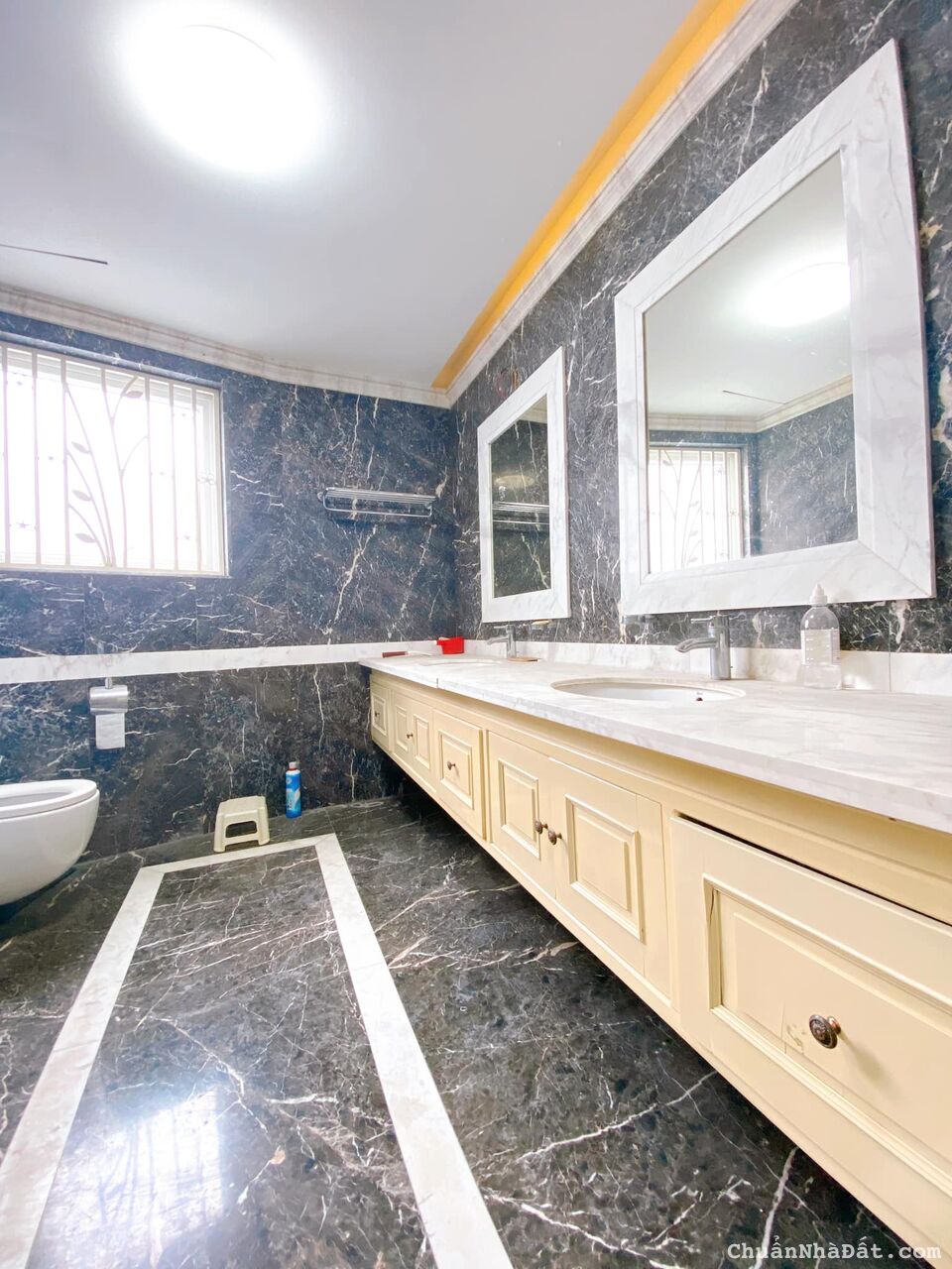 Hàng hiếm, Lô góc, đường rộng như phố, vỉa hè PL Trung Kính, KD cực đỉnh, DT 65m, MT 6.8m, 15.2 tỷ Hàng hiếm, Lô góc, đường rộng như phố, vỉa hè PL Trung Kính, KD cực đỉnh, DT 65m, MT 6.8m, 15.2 tỷ