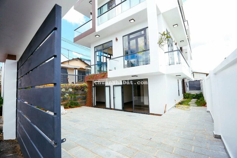 Bán Villa mới hoàn thiện Xô Viết Nghệ Tĩnh Phường 7 Tp Đà Lạt