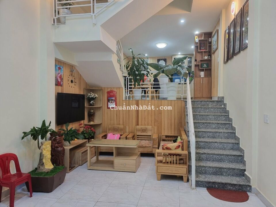 Bán Nhà Đẹp Tặng Nội Thất Ở Lữ Gia Phường 9 - Đà Lạt - Giá Chỉ 4 Tỷ 6