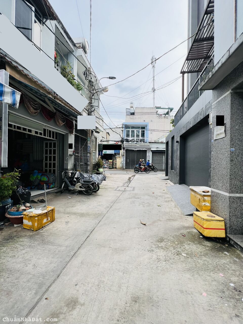 Nhà 2 tầng Giá Rẻ Hẻm Oto Sát Bên Chợ Gần Aeon Tân Phú 40m2 3.9 Tỷ LH: 0813123205