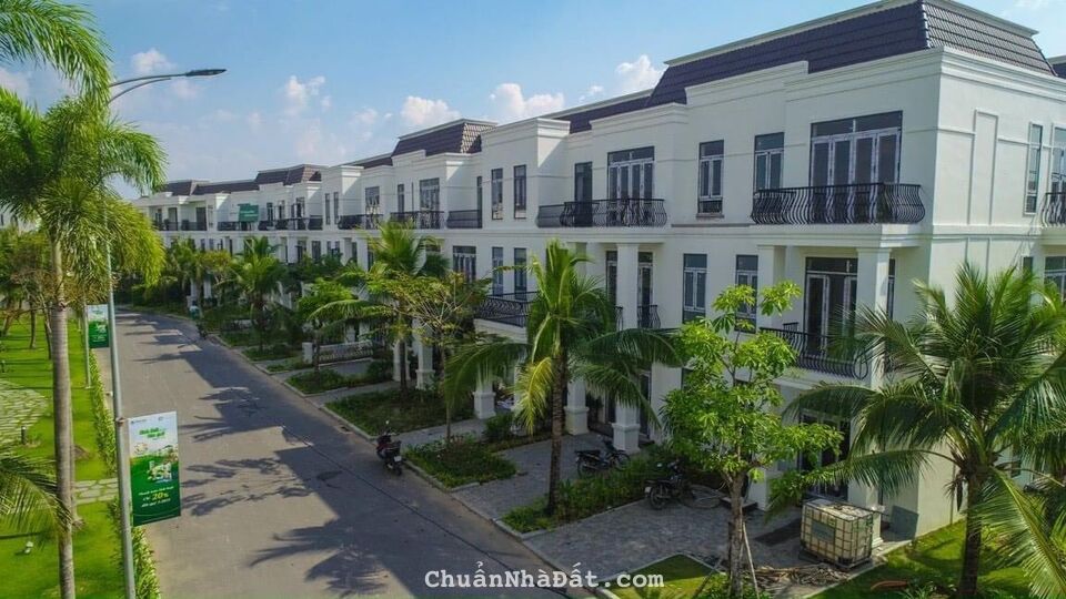 BIỆT THỰ NGHỈ DƯỠNG TRONG LÒNG SÂN GOLF PHÍA TÂY SÀI GÒN