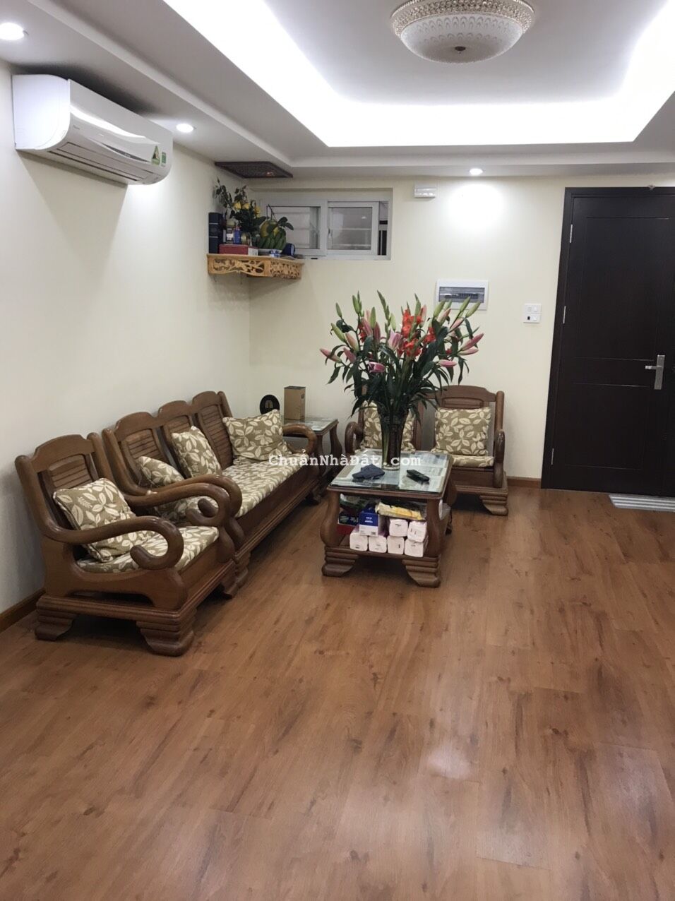 Cho thuê căn chung cư cao cấp Phố Đội Cấn, Liễu Giai. Dt 90m2, 3 ngủ FULL đồ. Chỉ 14tr/th Cho thuê căn chung cư cao cấp Phố Đội Cấn, Liễu Giai. Dt 90m2, 3 ngủ FULL đồ. Chỉ 14tr/th