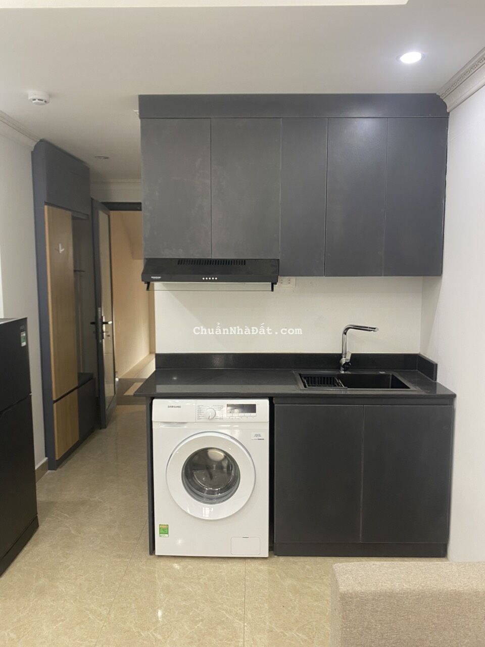 Cho thuê căn hộ Phố Đội Cấn Dt 40m2. Full nội thất xịn sò, nhà mới tinh thoáng. Chỉ 10tr