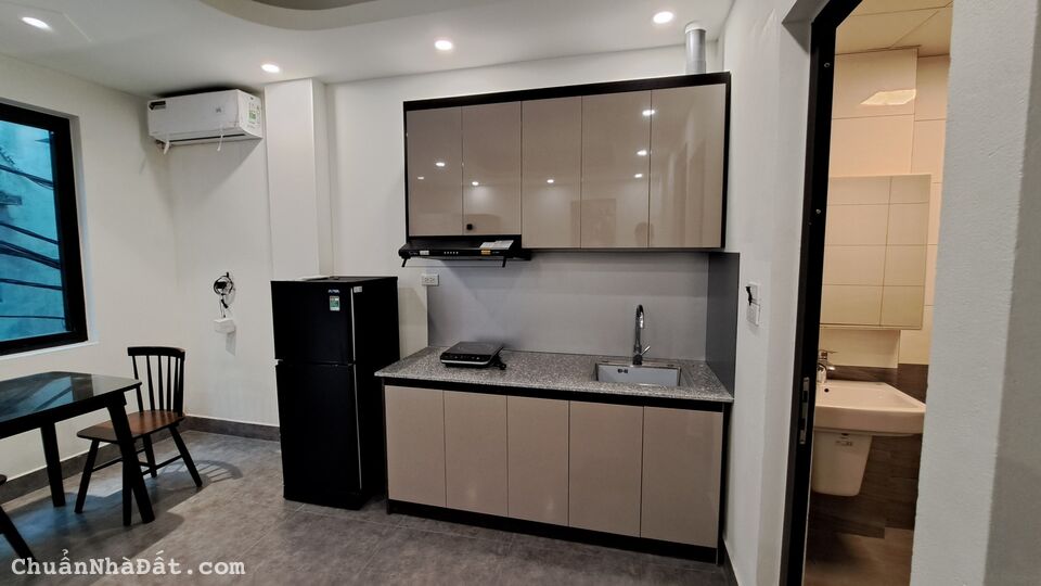 Cho thuê căn hộ Phố Kim Mã, Ba Đình Dt 40m2. Nhà mới tinh, Full nội thất xịn. Chỉ 7.5tr