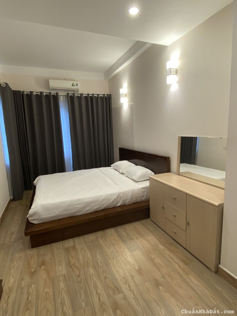 Cho thuê Căn hộ dịch vụ 1N,1K Full đồ tại Ngõ 189 Hoàng Hoa Thám, Ba Đình. Chỉ 9tr