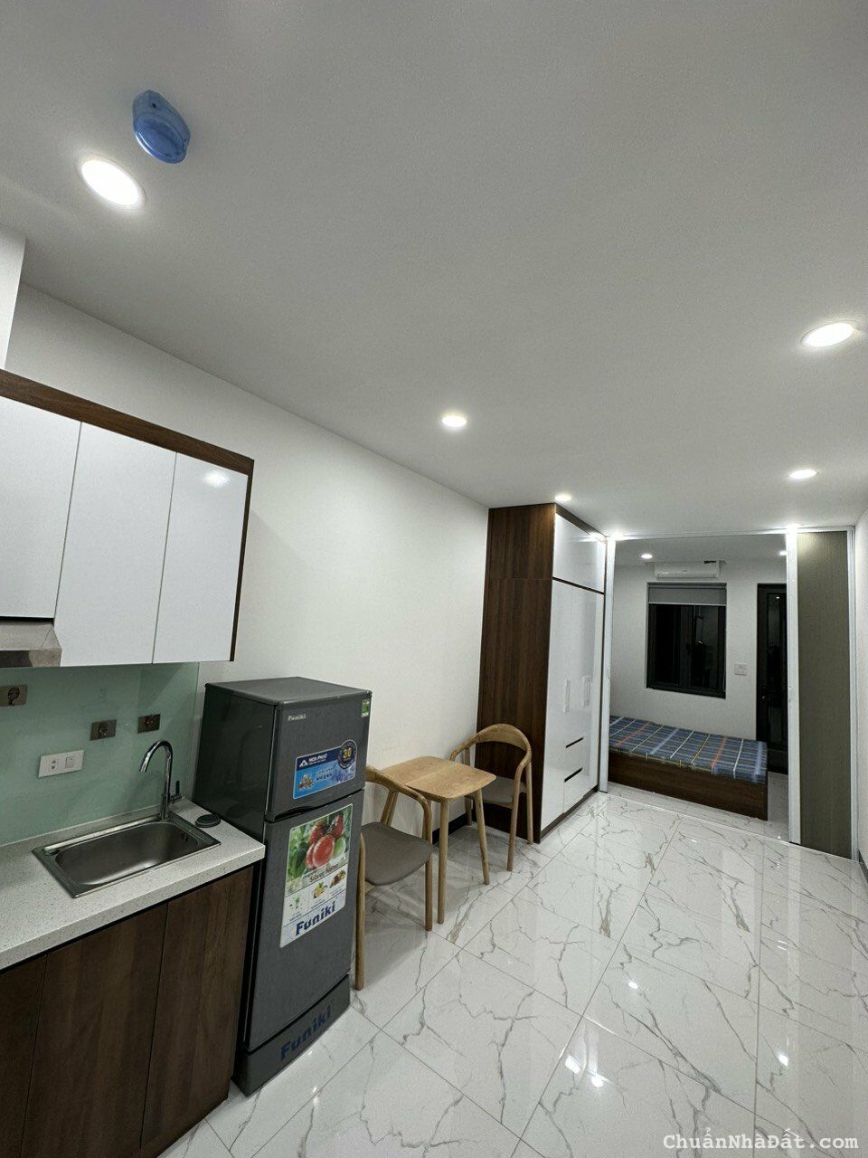 Cho thuê Căn Apartment tại Phố Đội Cấn, Ba Đình. Ban công rộng view thoáng. Chỉ 6.5tr
