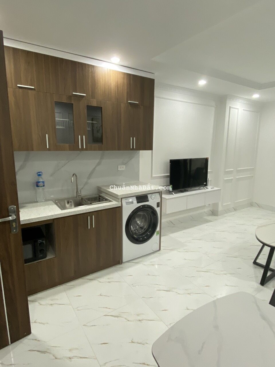 Cho thuê Căn Chung cư mini tại Ngõ 209 Đội Cấn, Ba Đình. Thoáng View bất tận. Chỉ 8.5tr 