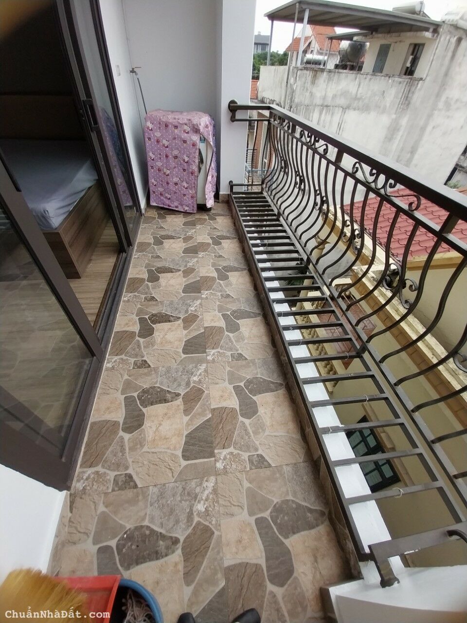 Cho thuê căn hộ ngõ 29 Võng Thị Tây Hồ Dt 28m2. Full nội thất dịch vụ Vip. Chỉ 7tr