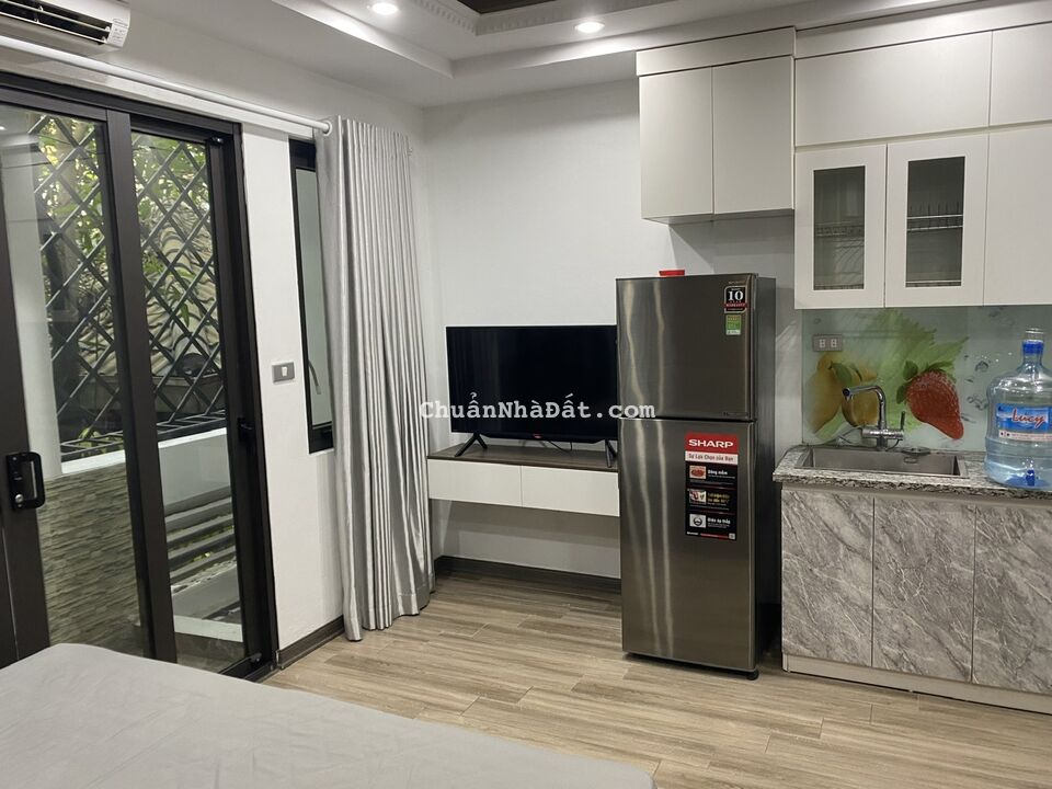 Cho thuê Căn hộ dịch vụ Tầng 4 tại Số 61C/29 Võng Thị, Tây Hồ. Chỉ 5.5tr