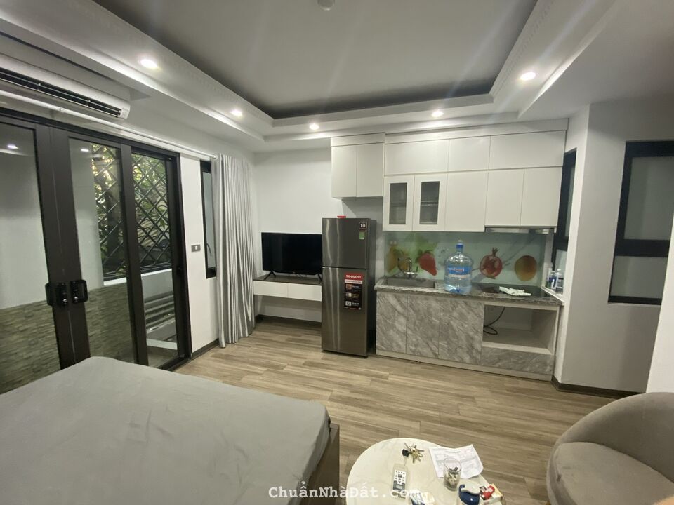 Cho thuê Căn hộ dịch vụ Tầng 4 tại Số 61C/29 Võng Thị, Tây Hồ. Chỉ 5.5tr