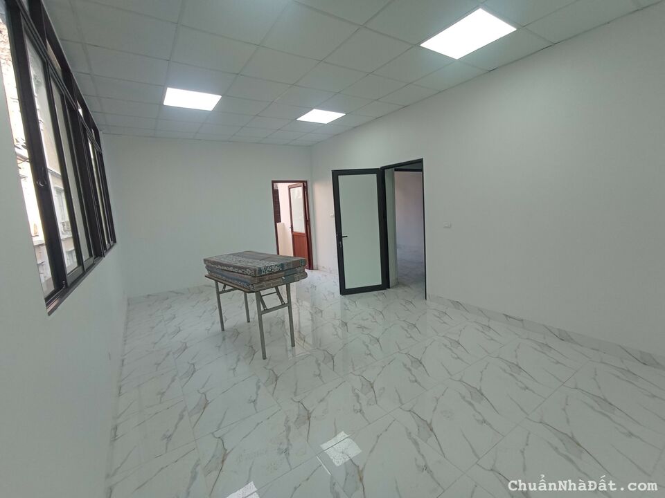 Cho thuê nhà 4 tầng tại Phố Vạn Bảo, Ba Đình. Nhà rộng mới tinh, ngõ nông ô tô đỗ cửa. Chỉ 28tr Cho thuê nhà 4 tầng tại Phố Vạn Bảo, Ba Đình. Nhà rộng mới tinh, ngõ nông ô tô đỗ cửa. Chỉ 28tr