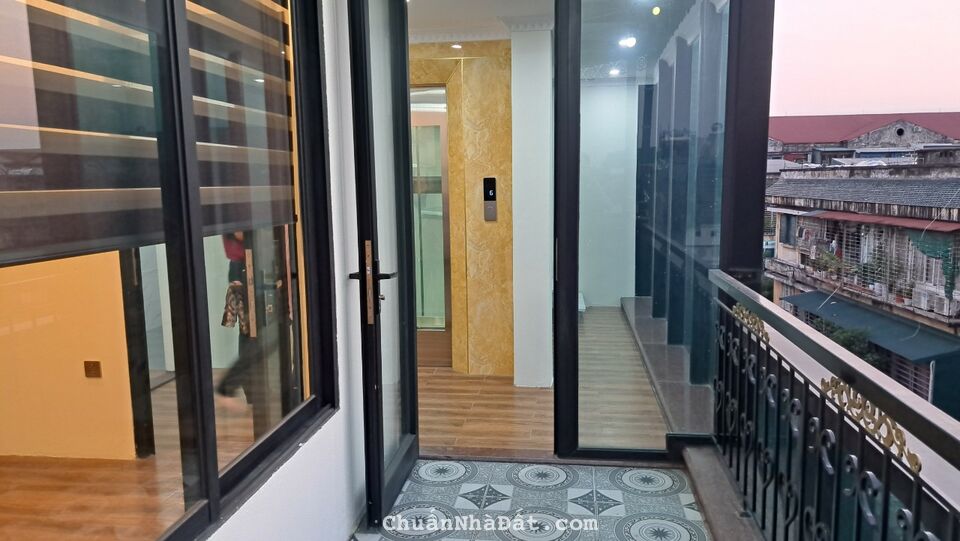 Cho thuê nhà mặt Phố Vĩnh Phúc, Ba Đình. Nhà 2 mặt phố phù hợp làm văn phòng, Spa... Chỉ 35tr Cho thuê nhà mặt Phố Vĩnh Phúc, Ba Đình. Nhà 2 mặt phố phù hợp làm văn phòng, Spa... Chỉ 35tr